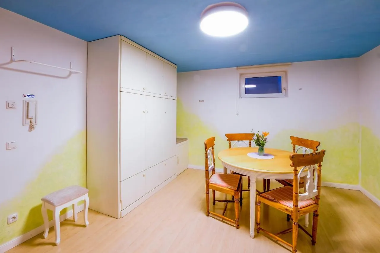 Apartment Zum Engelreich Ruhig, Laendlich, Stadtnah Munich